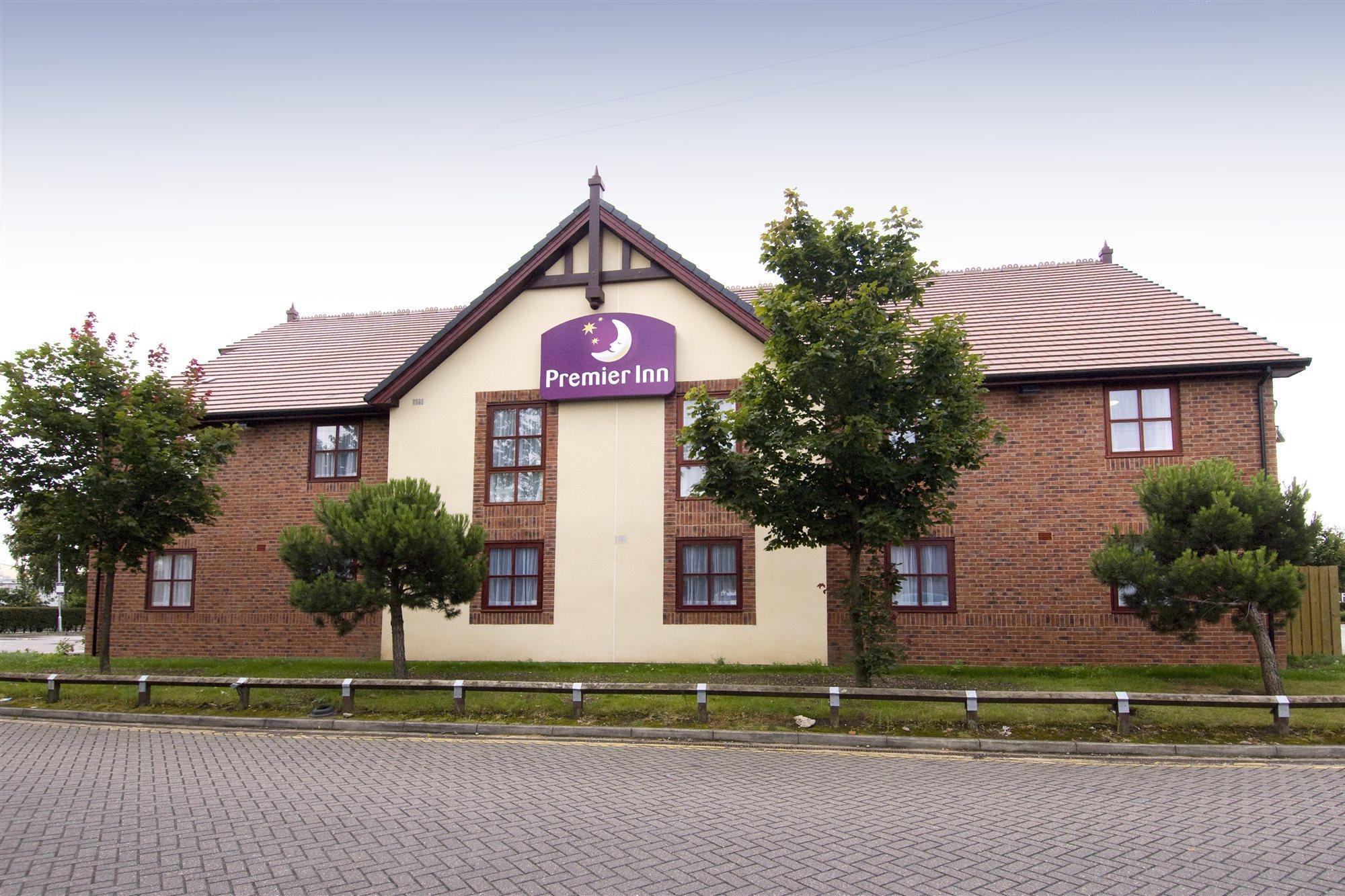 Premier Inn Crewe Central Esterno foto